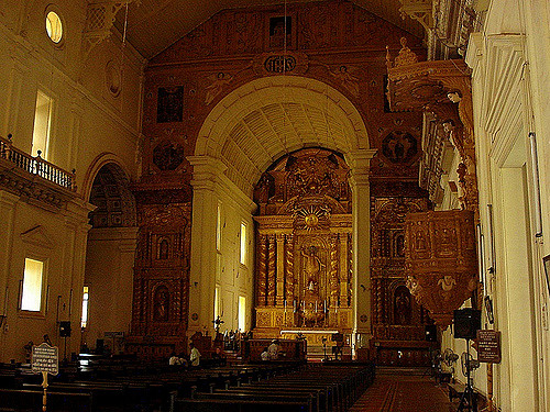 Basilica of Bom Jesus, Goa Inside view